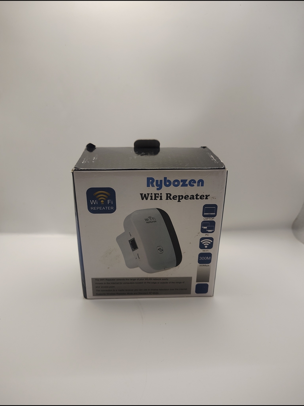 White WiFi Repeater - Dual-Band Signal Extender